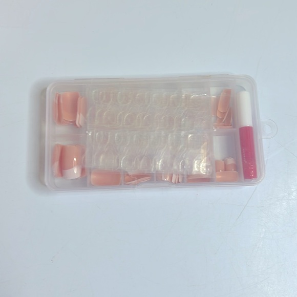 120 Peach and White French Tip Press on Nails Medium Square - Picture 4 of 6